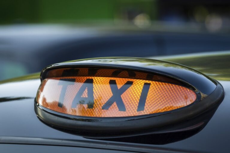 DVSA taxi driving tests to end in December 2016